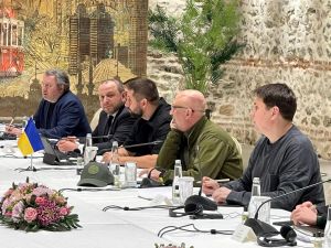 Κριμαία: Οι Τάταροι ζητούν την επιστροφή της χερσονήσου στην Ουκρανία ως όρο στις διαπραγματεύσεις