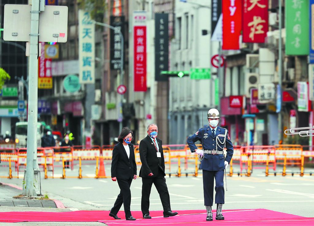 Χαρίζονται γατάκια