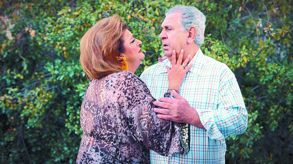 Οι «Συμπέθεροι» συνεχίζουν ακάθεκτοι