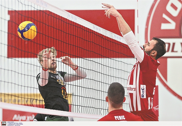 Και στο βάθος… τίτλος!