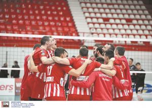 Ερυθρόλευκος θρίαμβος με σόου Τέπαν