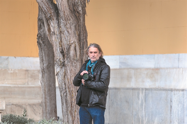 «Η δουλειά η δική μας είναι να φωτογραφίζουμε την Ιστορία»