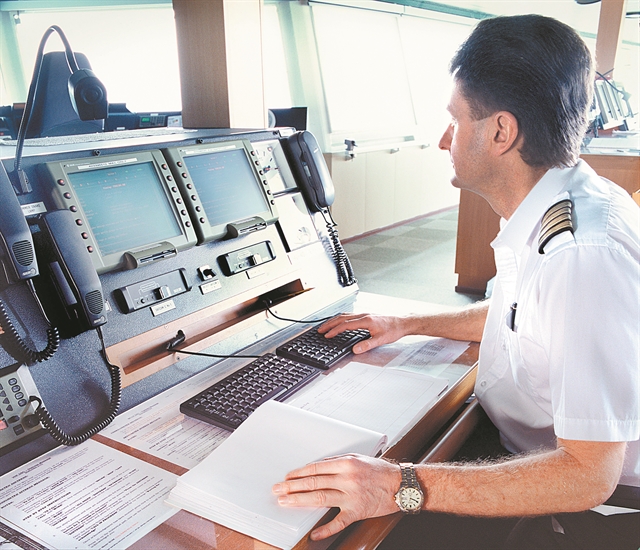 Κίνδυνος ελλείψεων σε αξιωματικούς και ναύτες