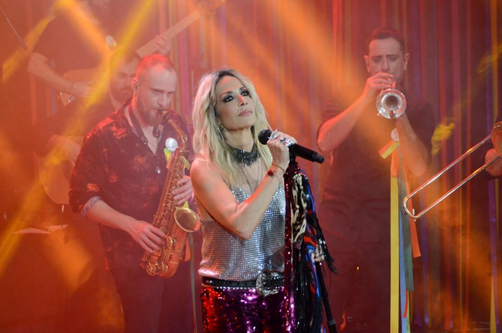 Ξέφρενη βραδιά με την «απόλυτη» Άννα Βίσση σε ρυθμούς καρναβαλιού