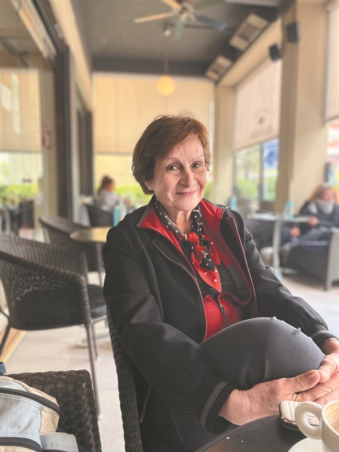 «Σύντομα θα σταματήσουν να τυπώνουν βιβλία σε χαρτί»