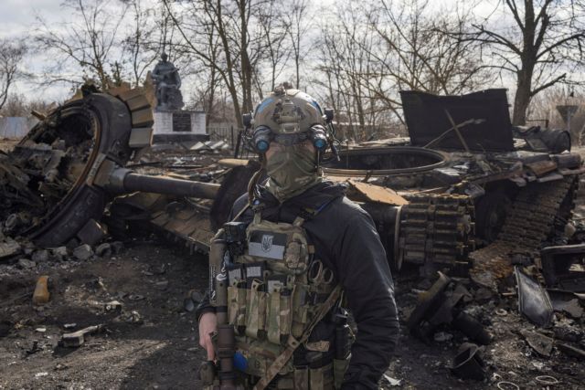 Ουκρανία: Ρωσικά στρατεύματα εισέβαλαν στο προεδρικό γραφείο στην Κριμαία | tanea.gr