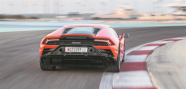 Ανακαλούνται 4.800 Lamborghini επειδή… τυφλώνουν!