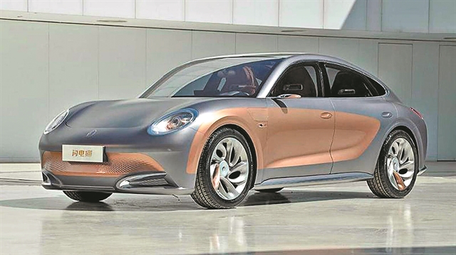 «Φτυστό» με την Porsche Panamera