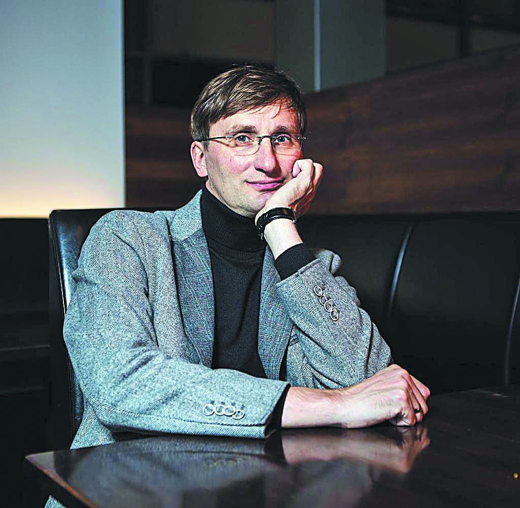 «Ο Πούτιν παίζει πόκερ με τη Δύση»