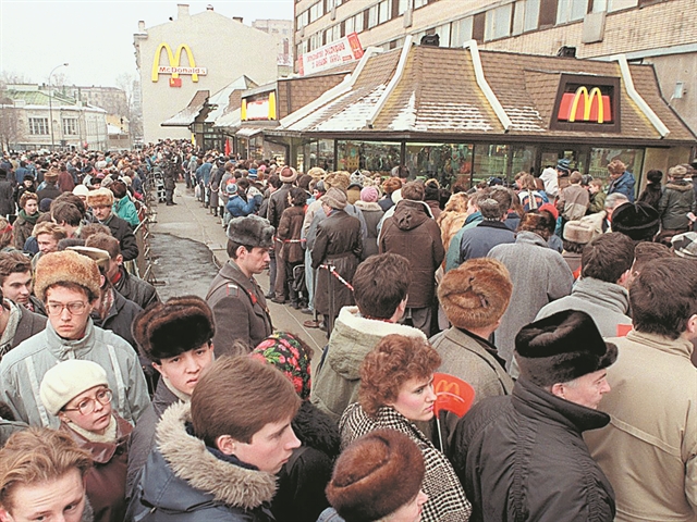 Ο πόλεμος τέλειωσε τη θεωρία της ειρήνης των… McDonald’s