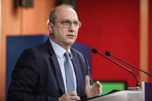 Οικονόμου για ακρίβεια: Ο Τσίπρας δεν λέει ούτε πόσο κοστίζουν οι υποσχέσεις του, ούτε που θα βρει τα χρήματα