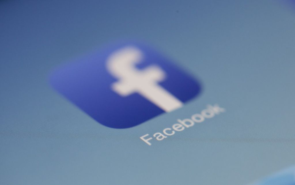 H Ρωσία μπλόκαρε το Facebook