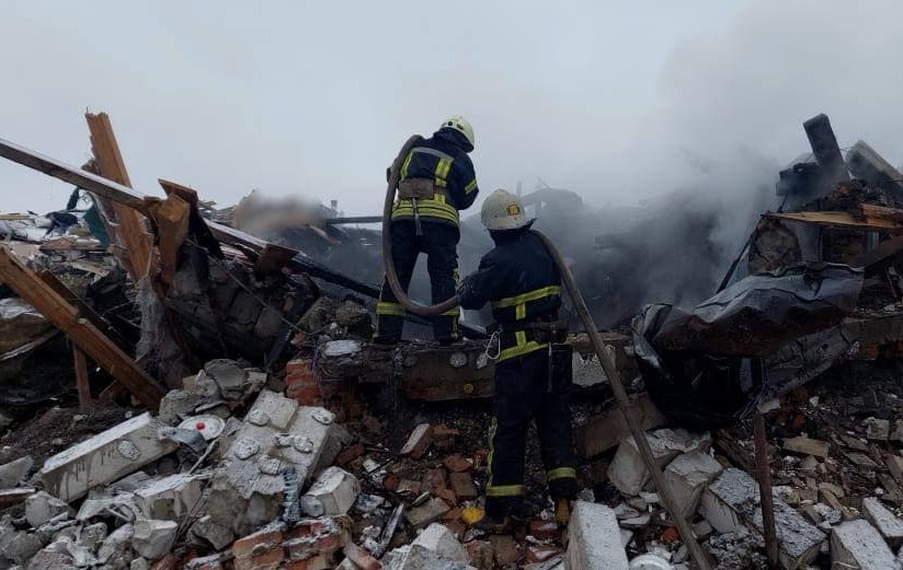 Ουκρανία: Συγκλονιστικές εικόνες με βομβαρδισμένα σπίτια σε Χάρκοβο και  Κίεβο - ΤΑ ΝΕΑ