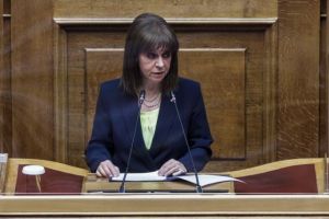 Σακελλαροπούλου: Πλήρης η στήριξη στους ομογενείς μας στην Αλβανία