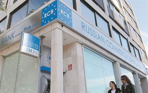 Οι ρώσοι ολιγάρχες ανάβουν φωτιές στην Κύπρο