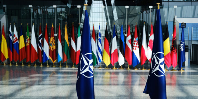 Πόλεμος στην Ουκρανία: Ετοιμότητα στο ΝΑΤΟ αλλά και διαφωνίες εντός ΕΕ για τα επόμενα βήματα | tanea.gr