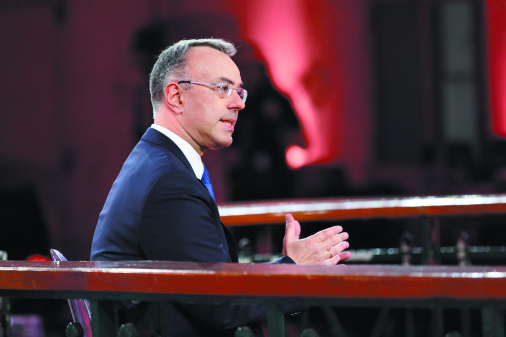 «Επιστρατεύονται» άλλα €2 δισ. για παροχές