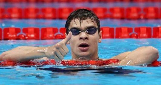 Πόλεμος στην Ουκρανία: Σάλος με Ρώσο Ολυμπιονίκη – Πήγε στη φιέστα του Πούτιν φορώντας το «Ζ»