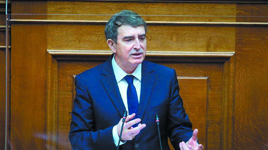 «Η κυβέρνηση βρίσκεται ξεκάθαρα στον χώρο του πολιτικού Κέντρου» | tanea.gr