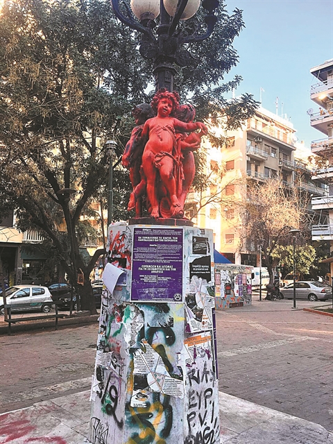 Τα μνημεία που αγαπάμε να πληγώνουμε