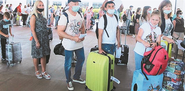 «Ολα από την αρχή» για τον τουρισμό