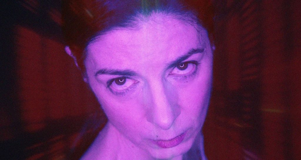 «Μάκιναλ»: Μια ιστορία για το τέλος του πολιτισμού στο Θέατρο του Νέου Κόσμου