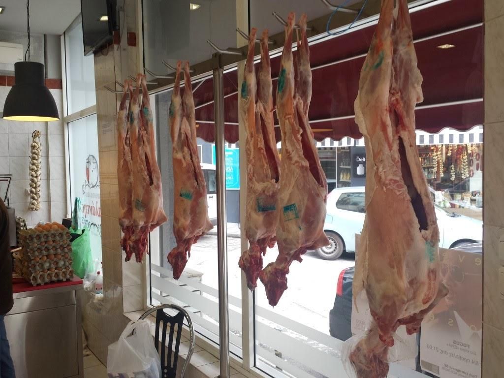 Ποιες ώρες θα είναι ανοιχτά τα κρεοπωλεία την Μεγάλη Παρασκευή