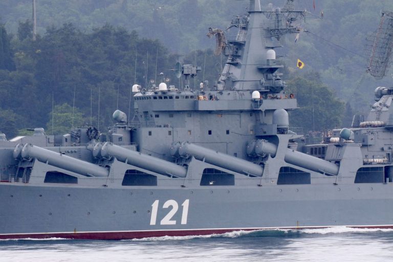 Βυθίστηκε το ρωσικό πλοίο κατά τη ρυμούλκησή του στο λιμάνι της Σεβαστούπολης | tanea.gr
