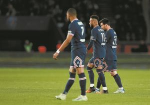 Η Παρί και οι «σφετεριστές» με ισχυρό κίνητρο