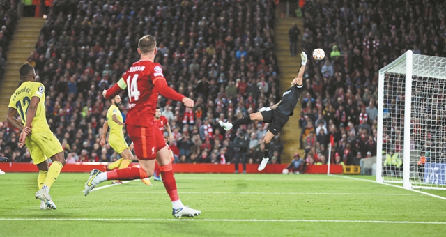 Κοκκινίζει το Παρίσι