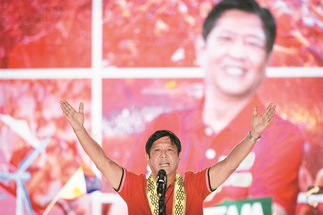 Ο γιος του δικτάτορα κατακτά την εξουσία