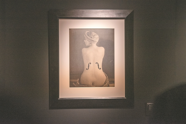 12,4 εκατ. δολάρια για το «βιολί» του Μαν Ρέι, την ακριβότερη φωτογραφία στον κόσμο