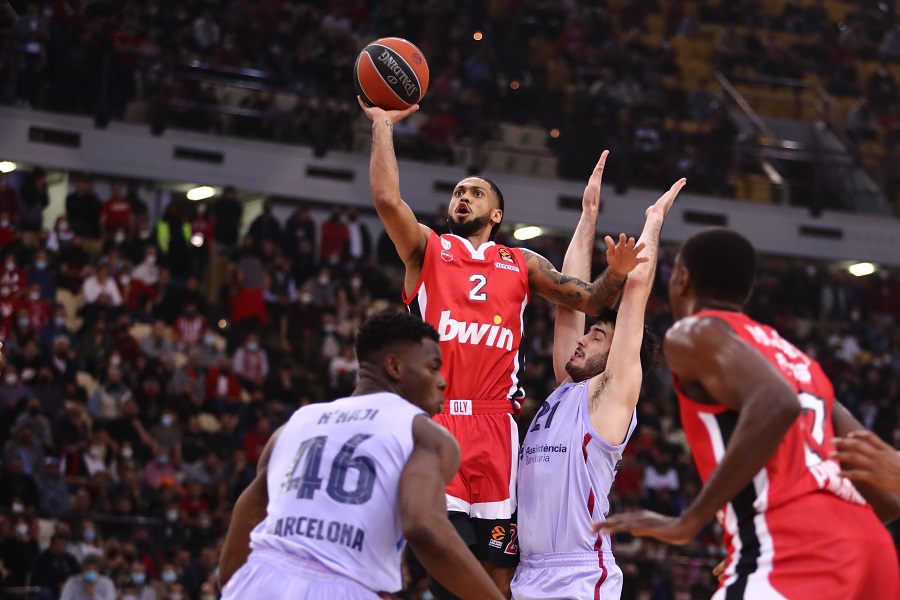 Ολυμπιακός – Μπαρτσελόνα 73-66: Θρύλος για ευρωπαϊκό, «έλιωσε» την Μπάρτσα στο «καμίνι» του ΣΕΦ