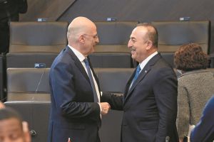 Η Μόσχα κλιμακώνει τον «ψυχρό πόλεμο»