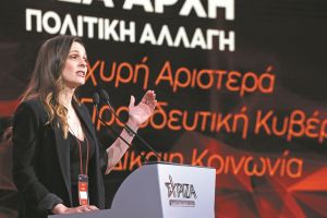 Νέες ισορροπίες με επικράτηση «προεδρικών»