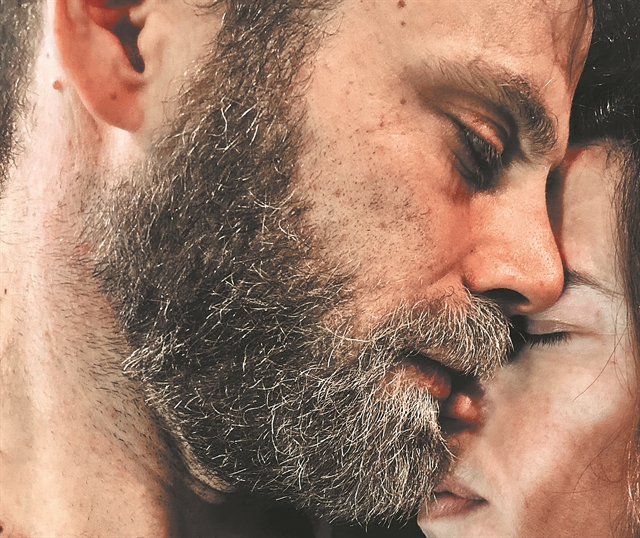 «Πρώτοι οι καλλιτέχνες πρέπει να αντισταθούν στην τοξική βία»