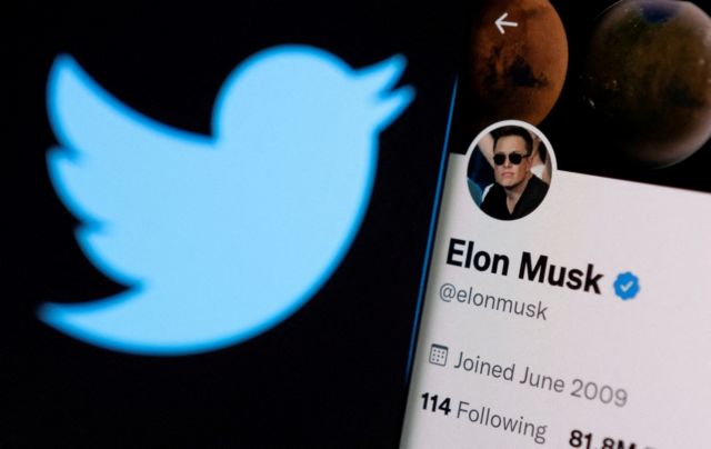 Έλον Μασκ: Αγόρασε το Twitter και έκανε το «deal του αιώνα»
