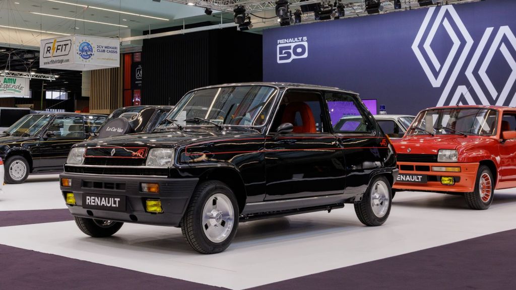Renault 5: Πάτησε τα 50 το μικρό, γαλλικό που ετοιμάζεται να επιστρέψει