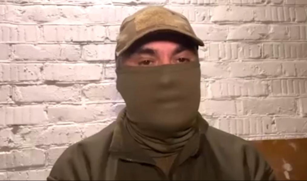 Μέλος του Τάγματος Αζόφ και ο μασκοφόρος «Αναστάσιος» – Το επίμαχο βίντεο- ντοκουμέντο από τη Βουλή