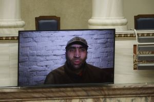 Γεροβασίλη: Συμπαράσταση στον Ζελένσκι, απαράδεκτη η ομιλία στη Βουλή μέλους του τάγματος «Αζόφ»