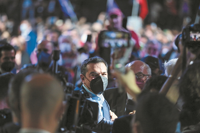 Μπροστά στην πρώτη κάλπη