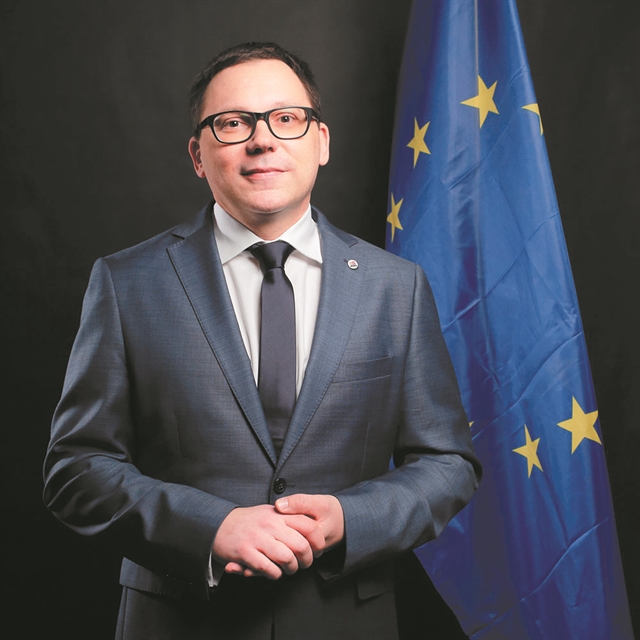 Ερευνες μέχρι τέλους για τα εγκλήματα πολέμου