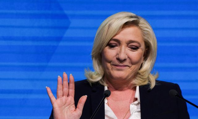 Γαλλία: Η Λεπέν λέει ότι δεν έχει «μυστική ατζέντα» για έξοδο από την ΕΕ