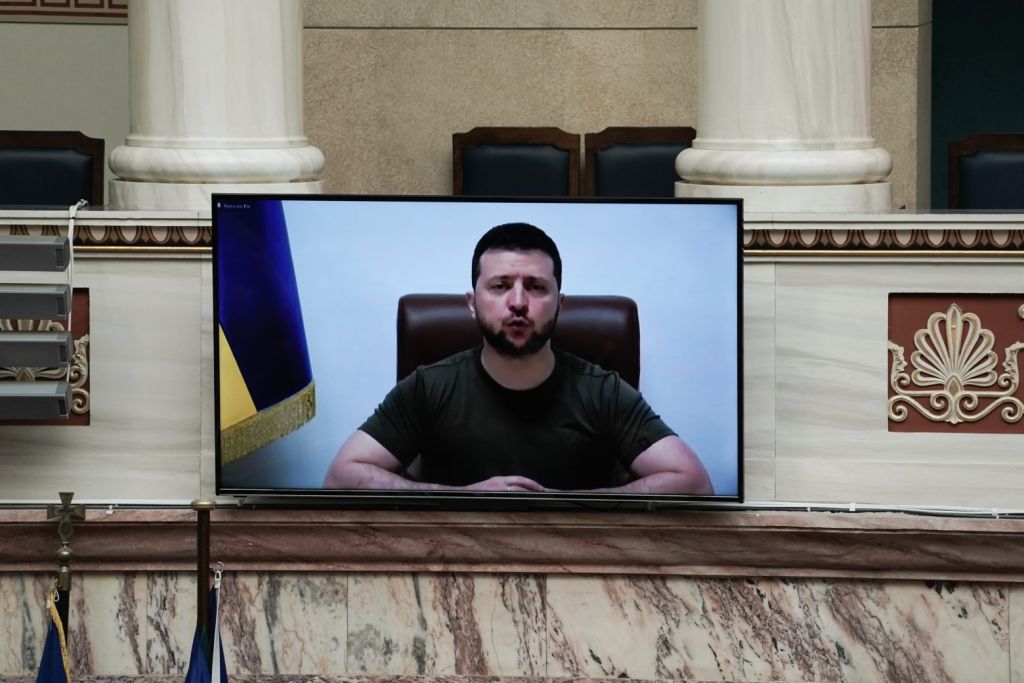 Ο Ζελένσκι χαρακτήρισε «ήρωες» τους στρατιώτες που μίλησαν στη Βουλή