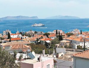 Βόλτες σε φόντο τιρκουάζ…