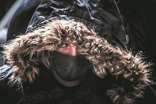 Μέρα τ’ Απρίλη γεμάτη θάμπος