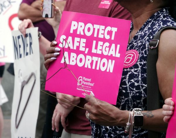 ΗΠΑ: Δεν εγκρίθηκε νόμος που να εγγυάται την πρόσβαση στην άμβλωση