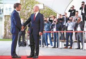 Η «ατμομηχανή της Ευρώπης» απαντά στον πόλεμο