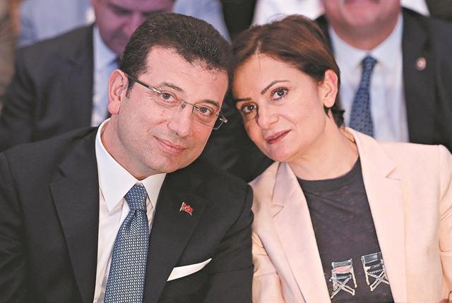 «Εμφύλιος» για την καταδίκη της αντιπολιτευόμενης πολιτικού