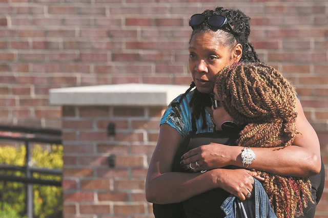 Σοκ μετά το νέο ρατσιστικό μακελειό στις ΗΠΑ